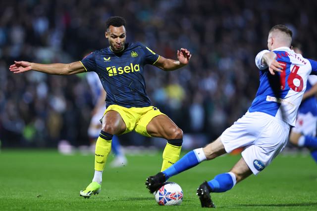 纽卡斯尔主场力克狼队，实现反弹